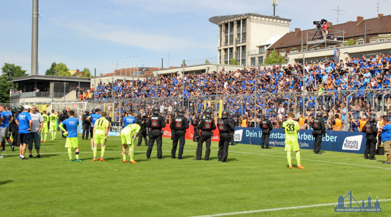 Das Polizeiaufgebot war nicht nötig - Die FCS-Fans blieben friedlich (Foto: Hell)