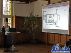 Doktorandin Petra Held von der Universität Mainz erläuterte den Besuchern im Alten Rathaus anhand einer Schautafel die Ergebnisse