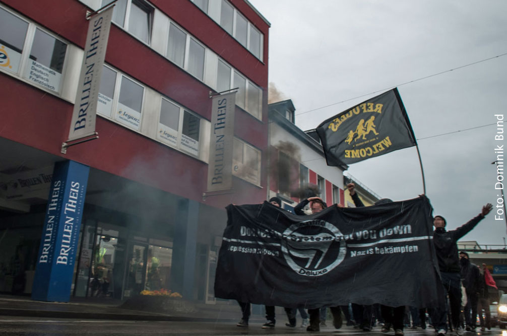 Linksautonome demonstrieren in der Völklinger City (Foto: Dominik Bund)