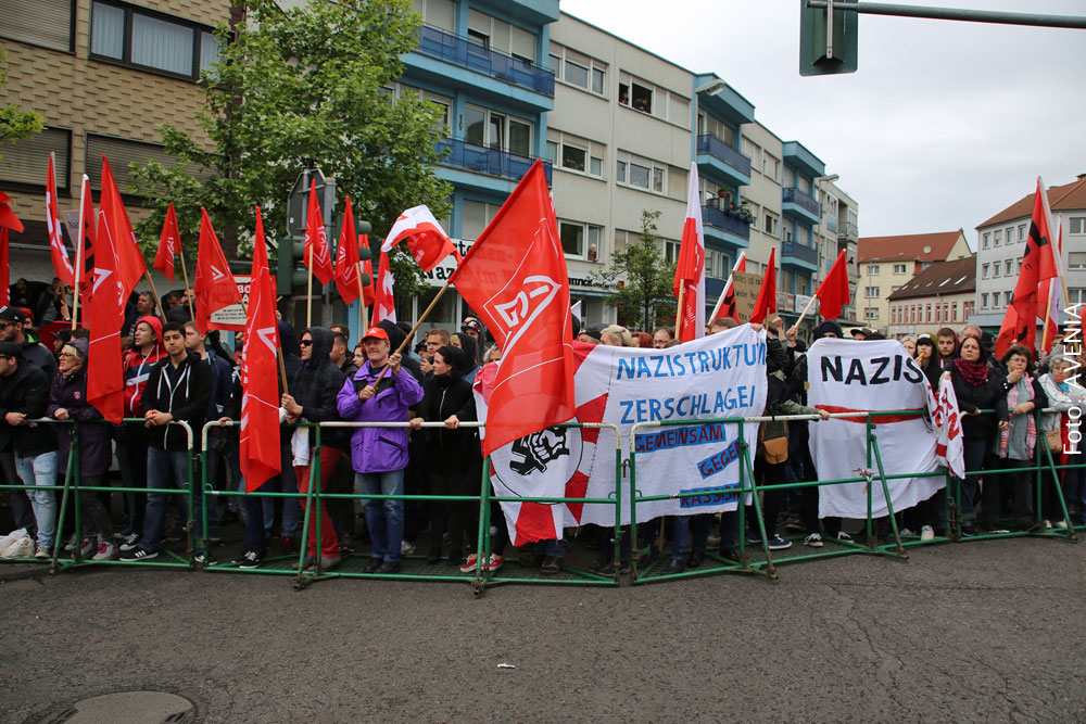 Gegendemo in Wehrden (Foto: AVENIA)