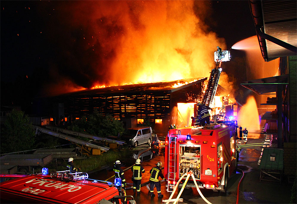 Großbrand in Geislautern (Foto: A.Hell)