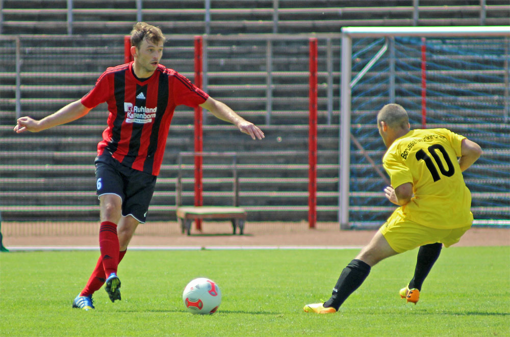 Michael Ogrodniczek im Duell: Bereits 100 Spiele bestritt er für den SVR (Foto: Hell)