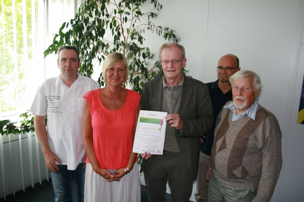 Bürgermeister Wolfgang Bintz gemeinsam mit der Projektleiterin Birgit Freiheit (u.A. - Foto: Stadt VKL)