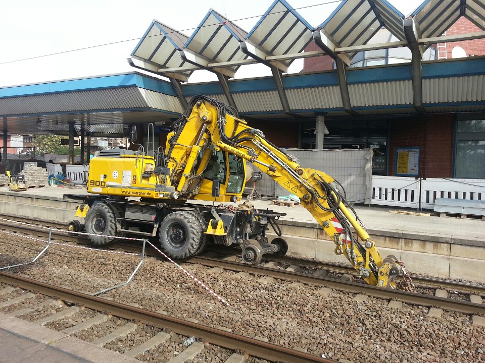 Gleisarbeiten im Bahnhof Völklingen 2012 (Foto: Hell)