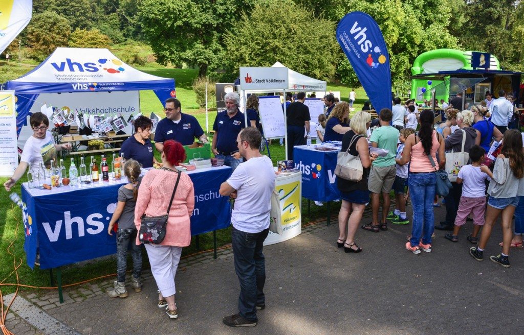 Die Völklinger VHS beim Lernfest 2014 (Foto: VHS/Stadt VKL)