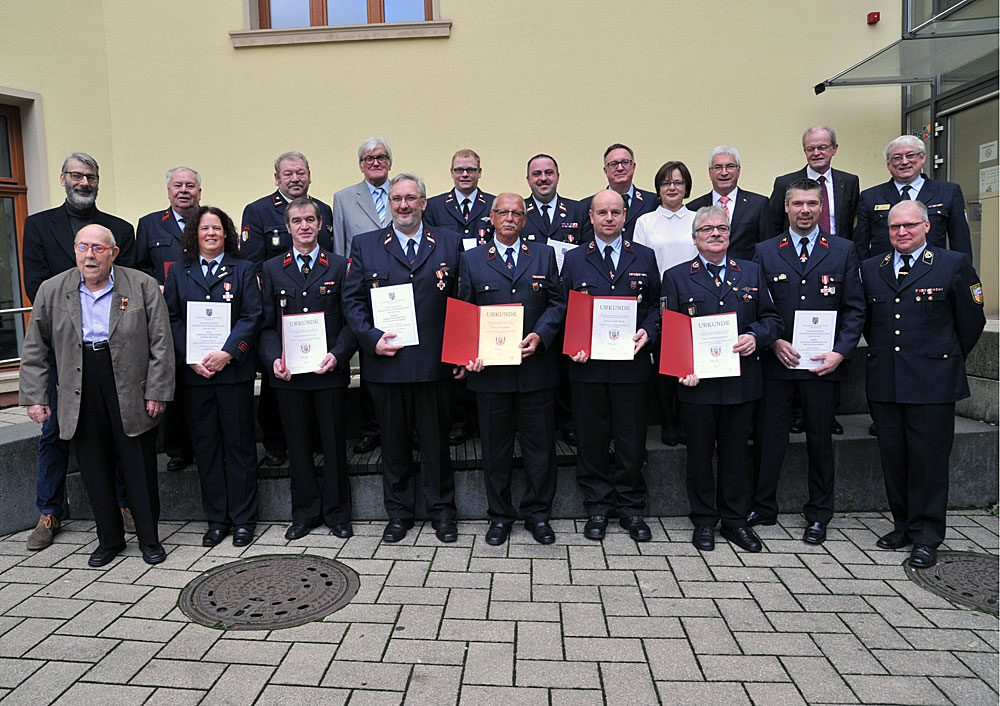 „Vorbildliches Engagement“: Lorig zeichnet Mitglieder der Freiwilligen Feuerwehr aus