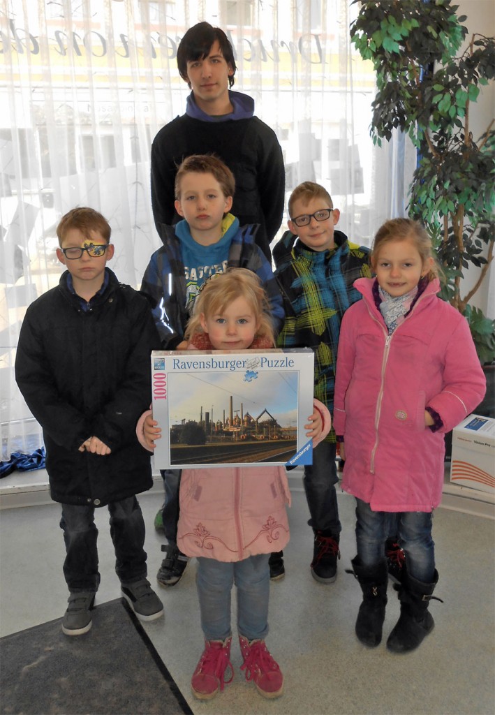 Wir freuen uns über einen schönen Schneemann, die Kids über ein Puzzle! (Foto: Druckerei v.d. Eltz)