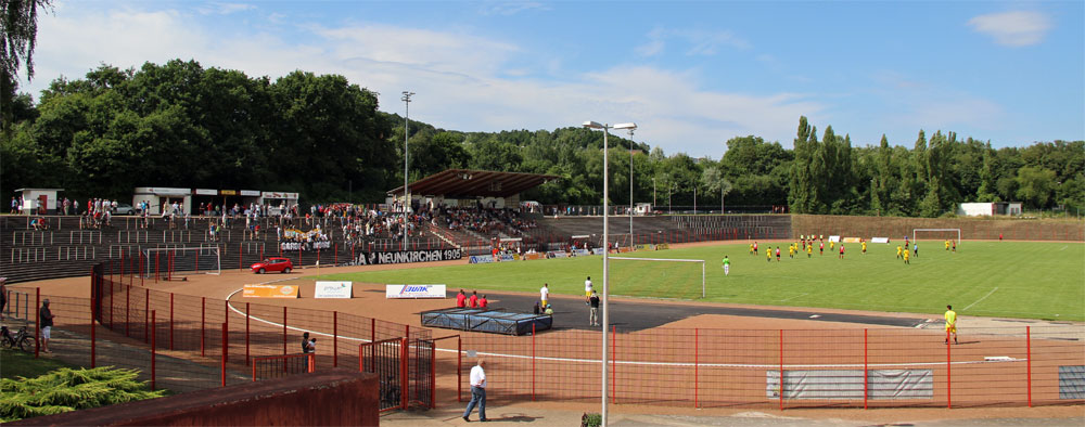 Im Spielbetrieb macht das Hermann-Neuberger-Stadion eine gute Figur (Foto: Hell)