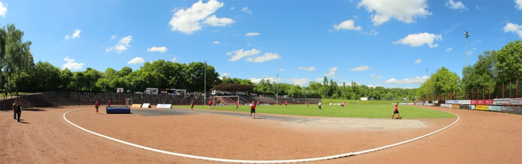 Das Hermann-Neuberger-Stadion ist die Heimat des SV Röchling Völklingen - der FCS muss sich daher auch mit dem Völklinger Fußballverein einig werden (Foto: Hell)