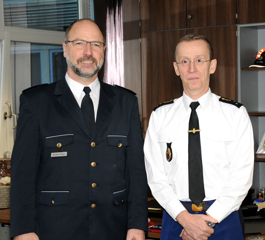 Foto: Links im Bild Landespolizeipräsident (LPP) Norbert Rupp, rechts Divisionsgeneral Morterol.