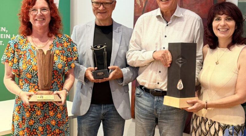 V.l.n.r.: Susanne Wachs (SR3 Saarlandwelle), Stephan Tautz (OB Stadt Völklingen), Udo Recktenwald (Landrat St. Wendel), Cornelia Hoffmann-Bethscheider (Präsidentin Sparkassenverband Saar) Bild: Stadt Völklingen