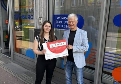 Oberbürgermeister Stephan Tautz stellt neue Projektmanagerin vor