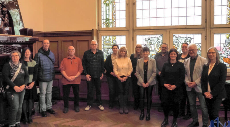 Oberbürgermeister Stephan Tautz (2. v. r.) ehrte die Dienstjubilare der Stadtverwaltung Völklingen im Festsaal des Alten Rathauses. Bild: Stadt Völklingen