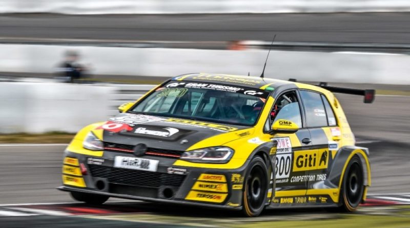 Carrie Schreiner im GITI VW Golf GTI TCR von WS Racing auf der Nordschleife des Nürburgrings