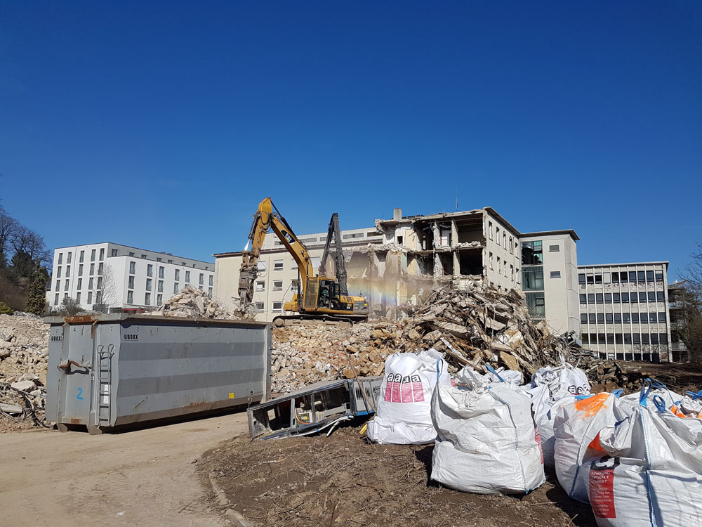 Im Frühling 2018 wird das Sankt Michaelskrankenhaus abgerissen (Foto: Hell)