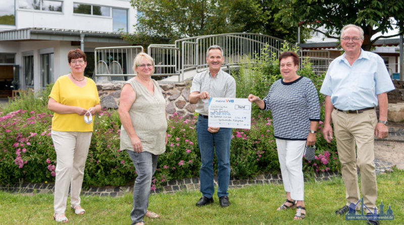 v.l.n.r.: Astrid Roskothen, Juanita Laval-Wolf, Hartmut Fey, Annelie Peters und Ortsvorsteher Dieter Peters | Bildquelle: Dirk Guldner