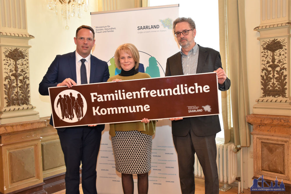 Staatssekretär Stephan Kolling, Oberbürgermeisterin Christiane Blatt und Fachbereichsleiter Jürgen Manz(von links) Foto: Sozialministerium