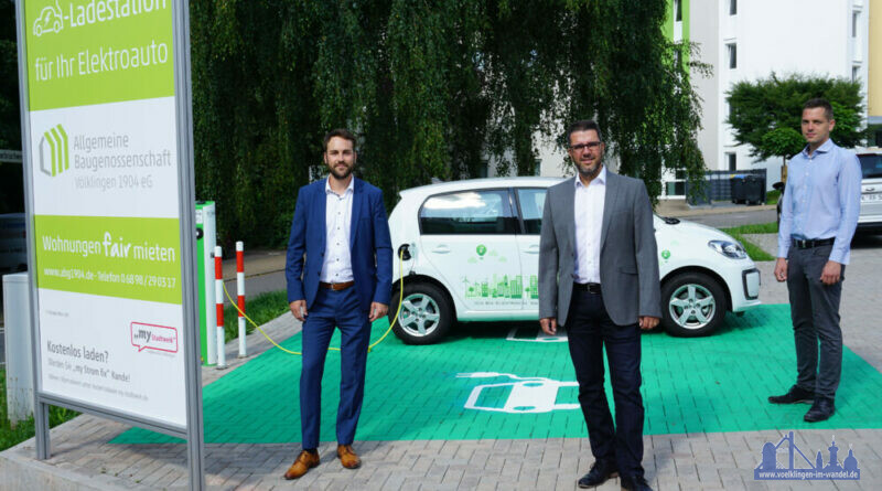 Foto v. l. n. r.: Julian Wollscheidt, Geschäftsführer der Stadtwerke Völklingen Holding GmbH, Markus Arend, Geschäftsführender Vorstand der ABG 1904 und Sascha Bös Projektleiter E-Mobilität der Stadtwerke Völklingen