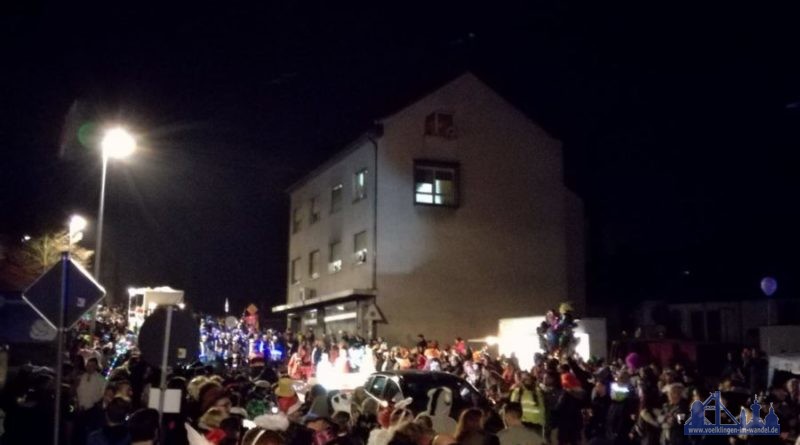 Beim Nachtumzug in Wehrden blieb es nicht immer friedlich, insgesamt bezeichnet die Polizei den Umzug als Reibungslos. (Leserfoto)