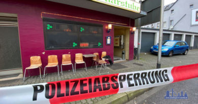 Messerstich verletzt 53-Jährigen lebensgefährlich Messerangriff in Kneipe: Mann ringt im Krankenhaus mit dem Tod - Foto: Avenia