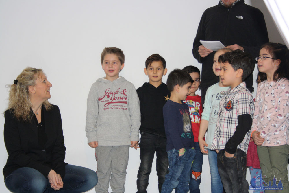 Die Kinder freuen sich über die modernisierte KiTa (Foto: Stadt VKL)