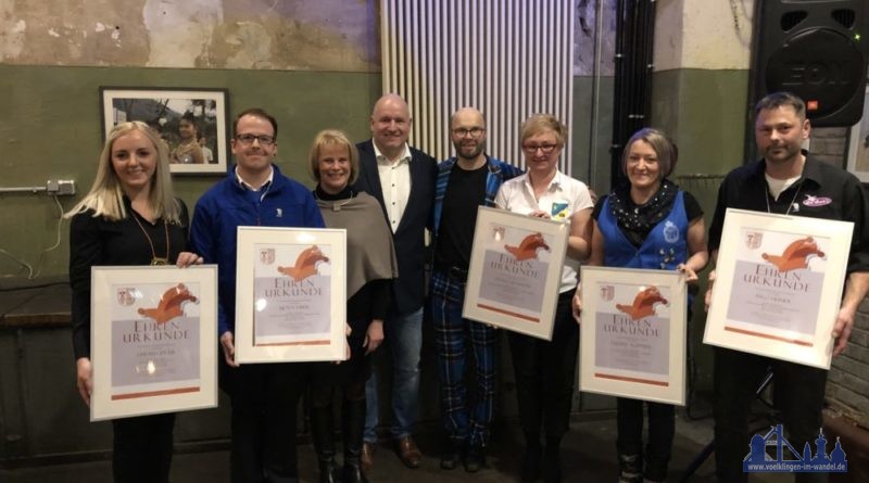 Foto von links nach rechts: Sarah Geiger (AGH),Björn Hiber (Hoch das Bein), OBin Christiane Blatt, BMChristof Sellen,Fidelius, Diana Chandoni (Rosselanos), Nadine Wappner (Braddler), Ingo Heimer (Beeles) | Fotonachweis : titovk