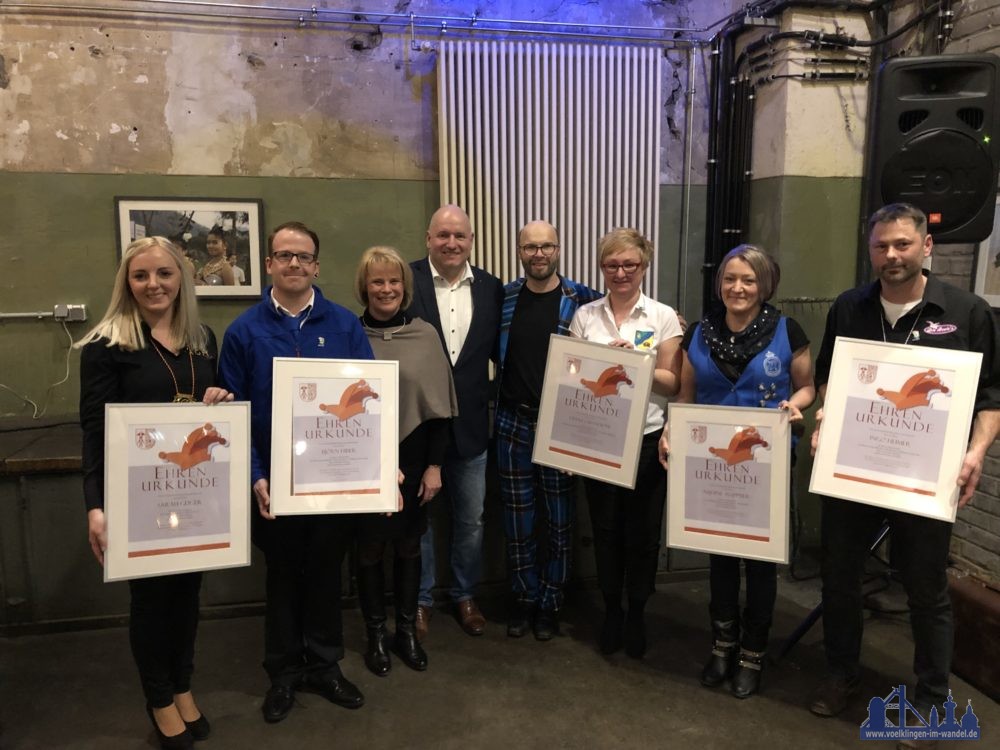 Foto von links nach rechts: Sarah Geiger (AGH),Björn Hiber (Hoch das Bein), OBin Christiane Blatt, BMChristof Sellen,Fidelius, Diana Chandoni (Rosselanos), Nadine Wappner (Braddler), Ingo Heimer (Beeles) | Fotonachweis : titovk