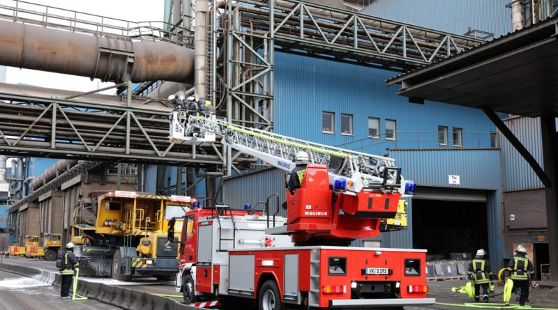 Voller Einsatz bei der Jahreshauptübung am Stahlwerk Völklingen (Foto: Saarstahl AG)