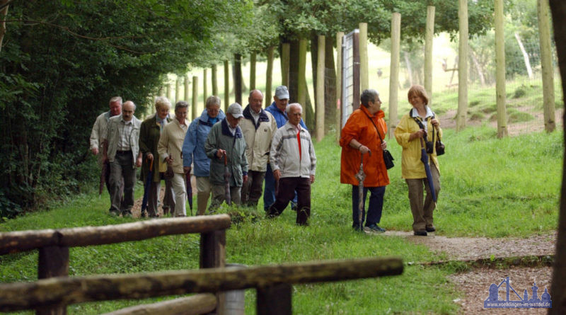 Mitglieder des Saarwaldvereins am Wildpark in Völklingen Foto Stadt VKL/Jenal