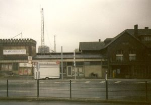 Der Alte Bahnhof mit Anbau (Foto: H. Bach)