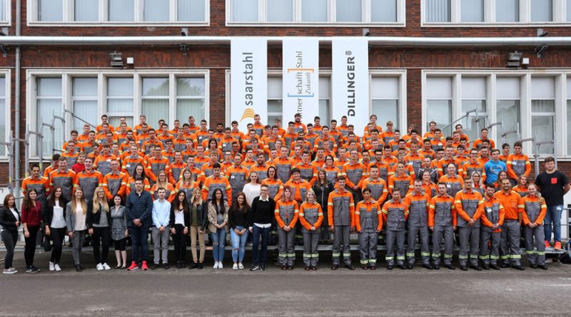 Die neuen Auszubildenden der saarländischen Stahlindustrie (Foto: Dillinger/Saarstahl AG)