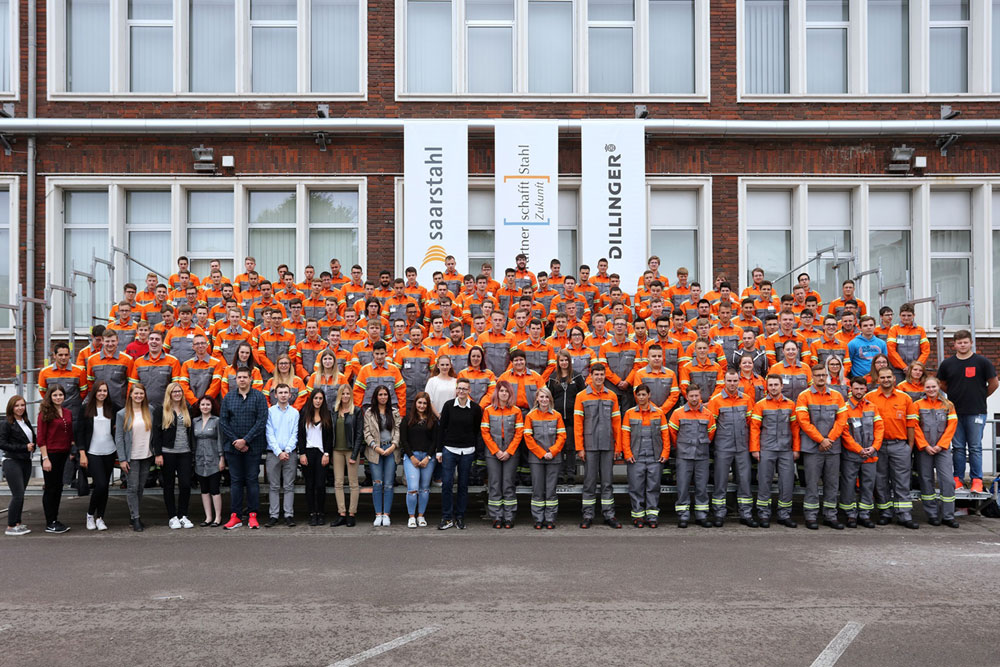 Die neuen Auszubildenden der saarländischen Stahlindustrie (Foto: Dillinger/Saarstahl AG)