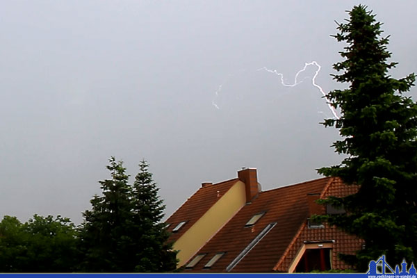 Ein Blitz vom vergangenen Wochenende (Foto: Hell)
