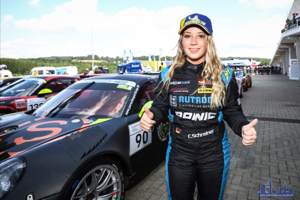 Freude bei Carrie Schreiner über ihren Sieg und das erfolgreiche Wochenende (Foto: Team Herberth Motorsport)