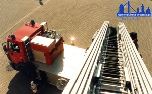 Die 1992 angeschaffte Drehleiter mit Korb, aufgenommen 1996 © Thomas Hell