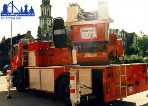 Die 1992 angeschaffte Drehleiter mit Korb, aufgenommen 1996 © Thomas Hell