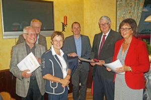 Vlnr.: Karl Spang, Bürgermeister Wolfgang Binz, Gisela Rink, Karsten Vitz, Rudolf Landmann und Gertrud Landmann | www.cdu-voelklingen.de