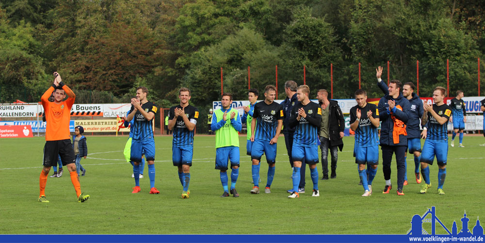 Das Team bedankt sich bei den Fans, die als 12. Mann hinter dem Team standen (Foto: Hell)