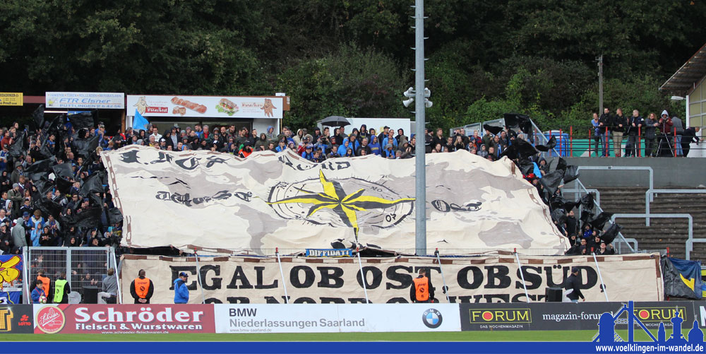 Choreografie der FCS Fans beim Einlauf der Mannschaften (Foto: Hell)