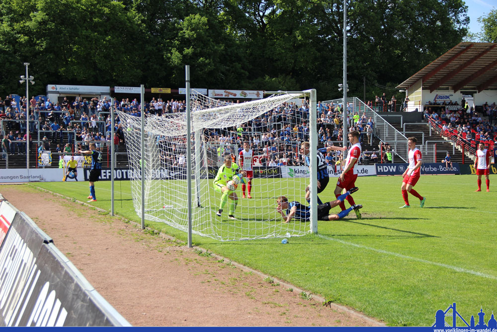 Wenn es nach Kevin Behrens geht, klappt es genau so nochmal: Er machte beim letzten Spiel das entscheidende 3:0 für den 1. FC Saarbrücken gegen den OFC - nur muss jemand anders seine Rolle übernehmen, da er ausfällt (Foto: Hell)