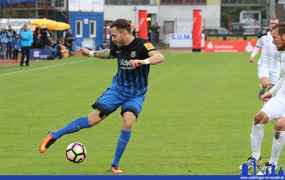 Patrick Schmidt am Ball: Mit 9 Toren war er bereits der Tor-gefährlichste Spieler des FCS (Foto: Hell)