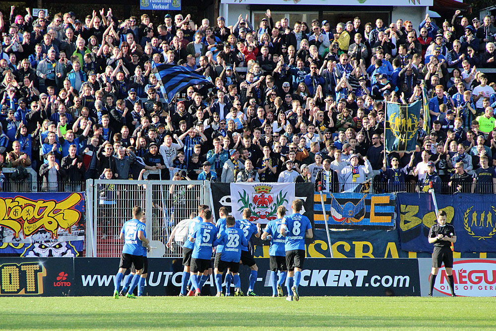 So spielt ein Meister: FCS gewinnt souverän 4:0 gegen Schott Mainz (Foto: Hell)