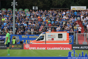 Das ganze stadion verabschiedete sich mit Applaus für den Verletzten! (Foto: Hell)