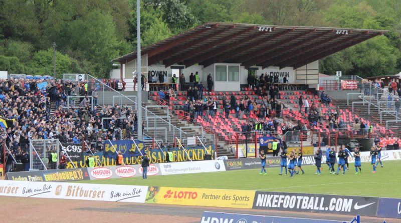 ... feierten die Fans des 1. FCS ihre Spieler: Immerhin lieferten sie auch ein gutes Spiel ab, denn....