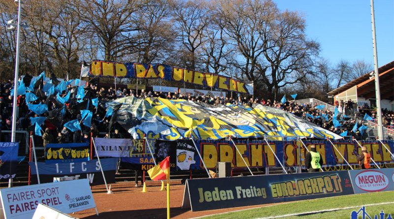 "Und das Uhrwerk dreht sich weiter!" - FCS-Fan Choreographie (Foto: Hell)