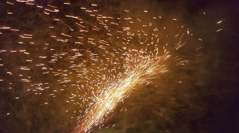 Feuerwerk (Symbolfoto: Hell)