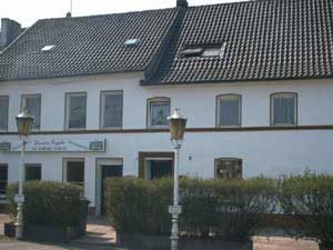 Eins der ältesten Häuser in Völklingen, leider sieht man es nicht mehr. (Bild: A.Hell; 2002)