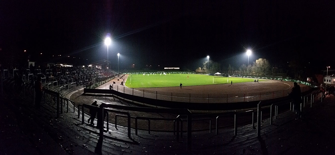 Das Flutlicht im Hermann-Neuberger-Stadion ist nicht die hellste Leuchte: Für die U19 des DFB reichtes es vergangenen November beim Vier-Länder-Turnier für einen 3:0-Sieg gegen Schweden (Foto: Hell)