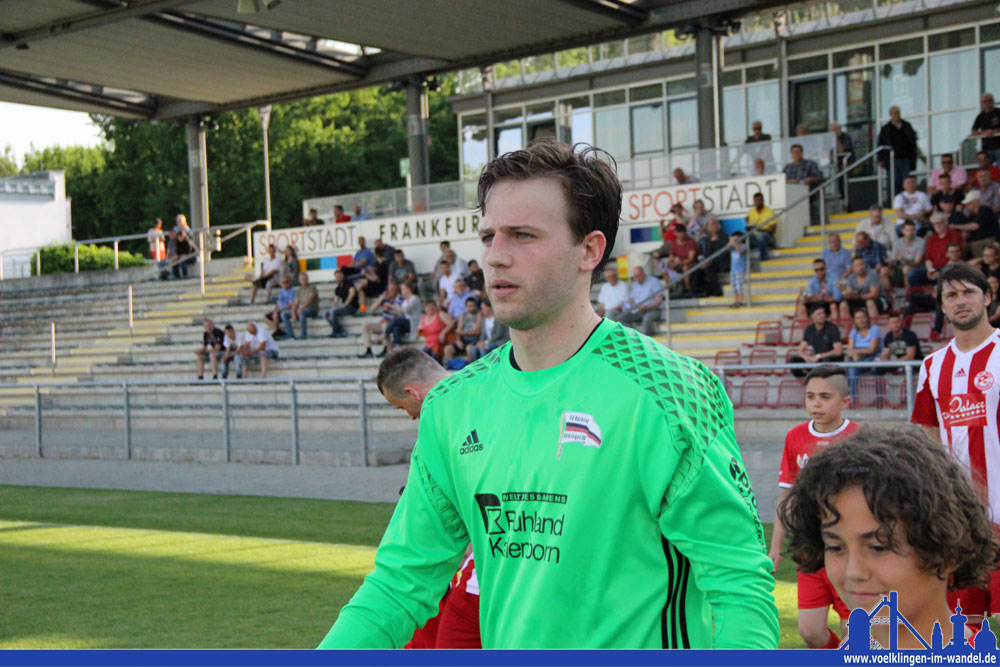 Röchling-Torwart Buhl hielt schon gegen Bissingen Völklingen im Rennen (Foto: Hell)