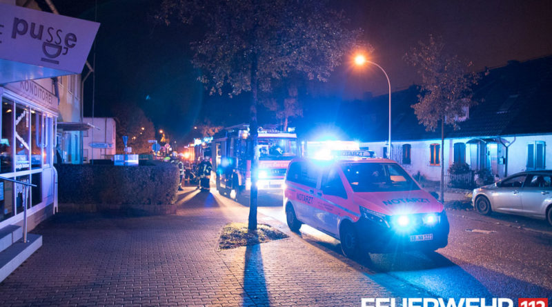 In einem Wohnhaus in der Trierer Straße kam es aufgrund eines im Innenbereich verwendeten Holzkohlegrills zu einer hohen Konzentration von Kohlenstoffmonoxid. (Foto: Feuerwehr Völklingen)